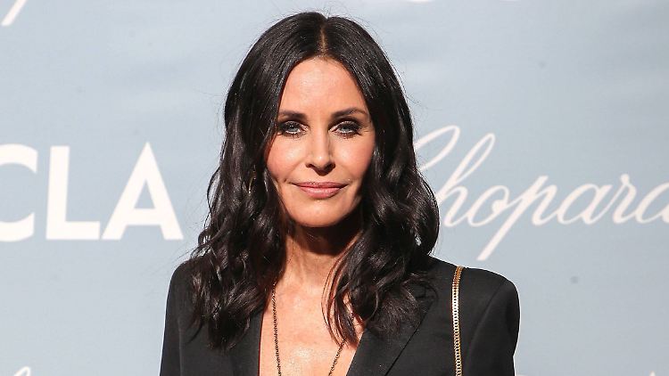 Hat sich eigenen Aussagen zufolge von Schönheitseingriffen verabschiedet: Courteney Cox.