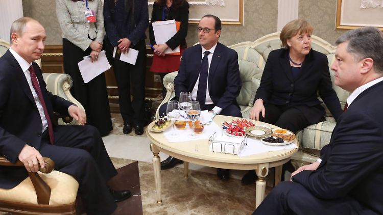 Putin, Hollande, Merkel und Poroschenko trafen sich im Februar 2015 in Minsk zu Friedengesprächen.