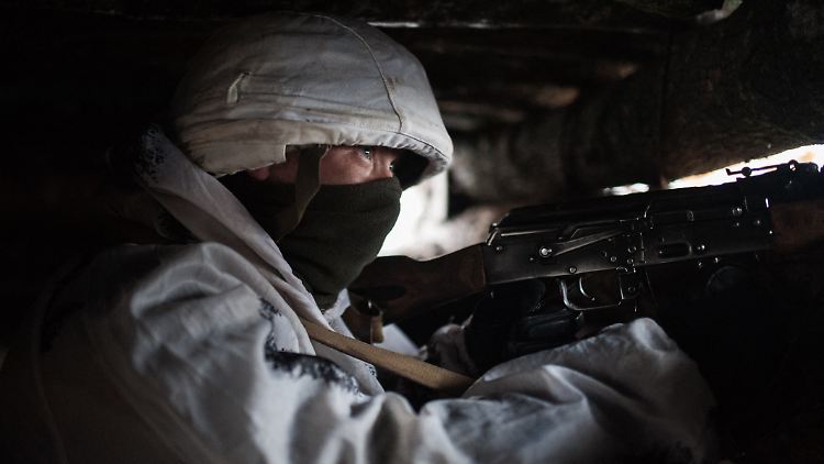 Pro-russischer Separatist im Donbass. 