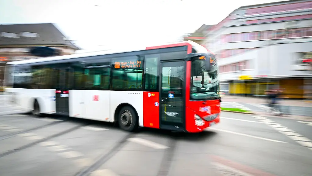 Der-Umgang-mit-Bargeld-in-Bussen-ist-gerade-Thema-im-Raum-Bremen