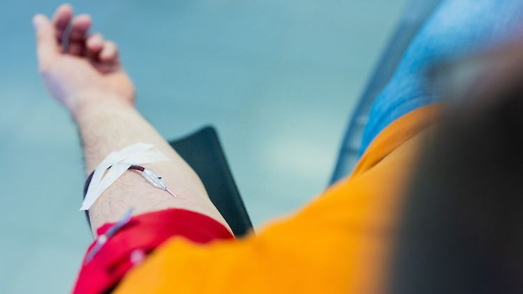 Für Blutspenden gilt: Man muss sich am Tag der Spende fit und gesund fühlen und mindestens 50 Kilogramm wiegen.