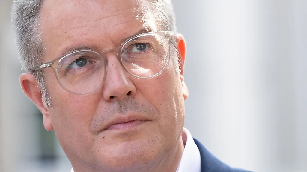 Ministerpraesident-Alexander-Schweitzer-eroeffnete-den-Ehrenamtstag