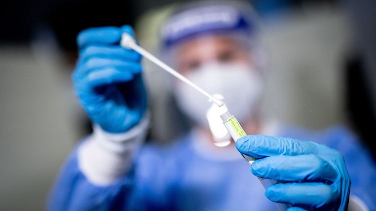 Die mutmaßlichen Betrüger sollen mehr Tests abgerechnet haben, als durchgeführt worden waren.