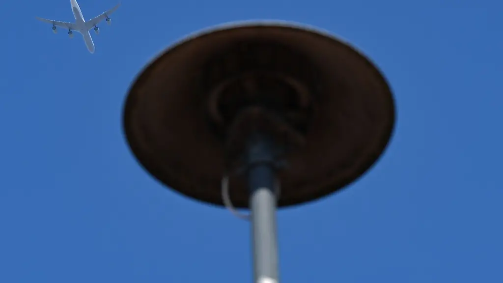 Sirenen-Handy-Warnapps-Infotafeln-Am-bundesweiten-Warntag-werden-auch-in-Hessen-die-verschiedenen-Kanaele-getestet-ueber-die-Menschen-vor-Katastrophen-oder-moeglichen-Kriegsfolgen-gewarnt-werden-koennen