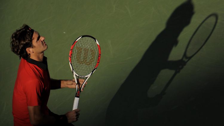 Roger Federer muss sein Comeback verschieben, wenn es überhaupt noch mal dazu kommt.