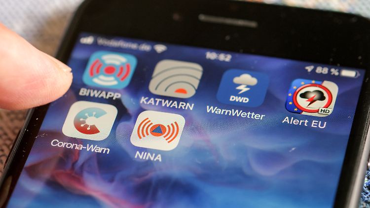Die Katastrophenwarnung über Mobilfunk soll das App-Angebot ergänzen.