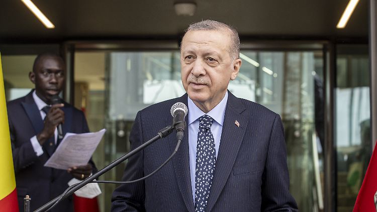 Seine Afrika-Reise hat der türkische Präsident Erdogan wegen der Russland-Krise abgebrochen.
