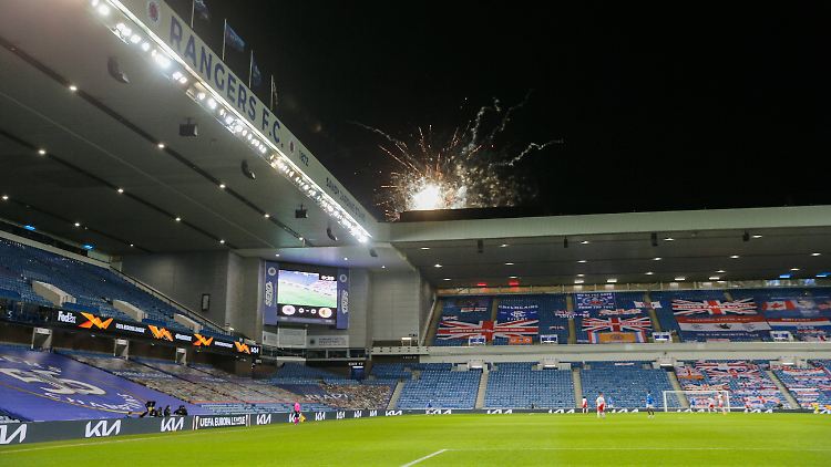 Das Ibrox Stadium ist der kleine Bruder des Dortmunder Stadions.