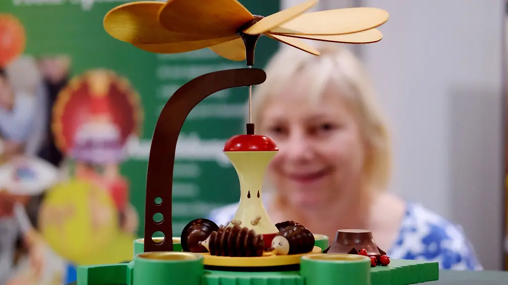 Weihnachten-fest-im-Blick-Fachmesse-Cadeaux-informiert-in-Leipzig-ueber-Geschenk-und-Wohntrends