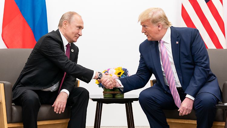 Trump wurde während seiner Amtszeit stets vorgeworfen, gegenüber Putin auf einen Kuschelkurs zu setzen.