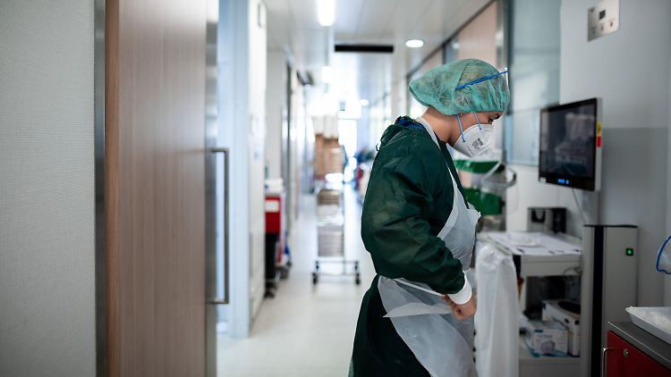 Vor allem die Stellen von Intensiv-Pflegerinnen und -Pflegern sind laut "Indeed" schwer zu besetzen.