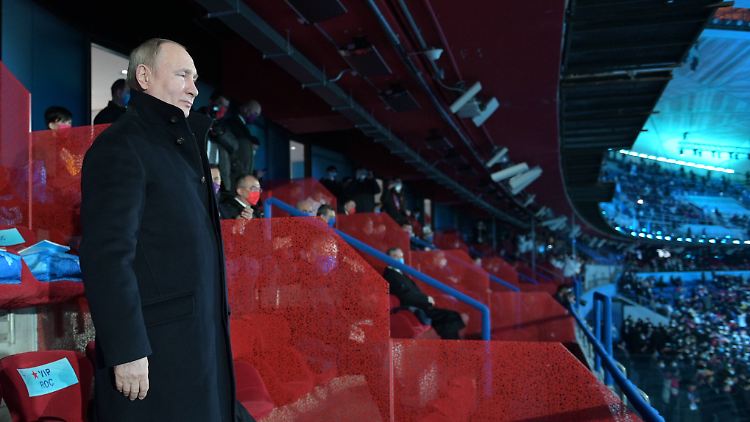 Putin in Peking - gedanklich aber wohl in der Ukraine.