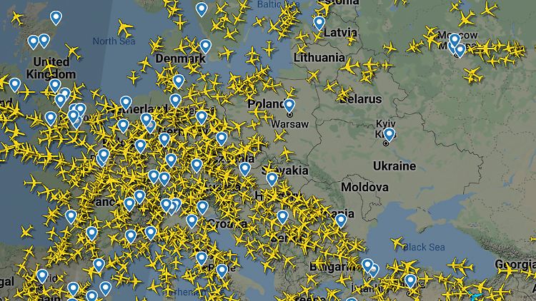 Schon seit dem Wochenende fliegen viele Airlines die Ukraine nicht mehr an.