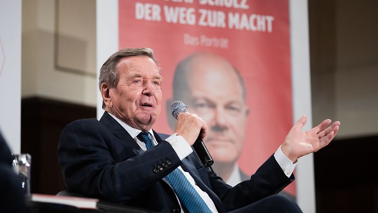 Altkanzler Schröder präsentiert im Dezember eine Biographie über Bundeskanzler Scholz.