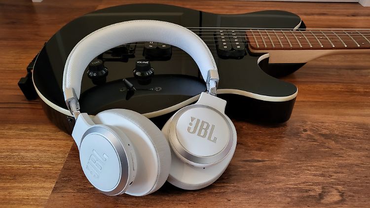Die kabellosen JBL Live 660NC bieten Funktionen wie ANC zu einem fairen Preis.