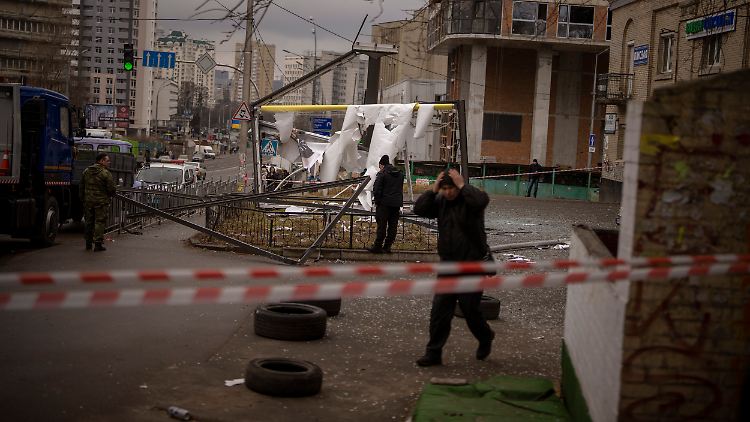 Kaum ein Ort in der Ukraine scheint noch sicher zu sein. Im ganzen Land warnen die Sirenen vor Bombenangriffen.
