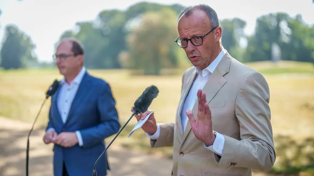 CDU-Chef-Friedrich-Merz-unterstuetzt-die-Forderungen-nach-mehr-Rechten-fuer-die-Polizei-von-Muenchens-OB