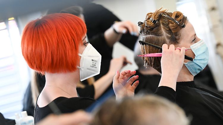 Am 1. März 2021 durften die Friseure in Deutschland nach wochenlangem Lockdown wieder öffnen.