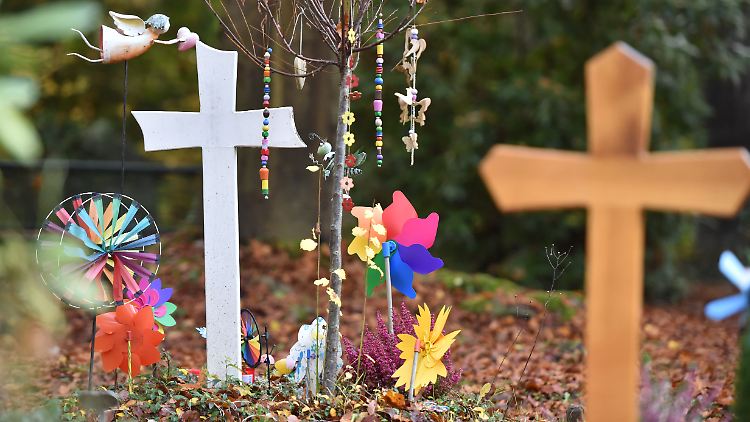 Absolute Leere, Verzweiflung und Hoffnungslosigkeit: Eltern geht mit dem Tod ihres Kindes oft der Lebenssinn verloren.