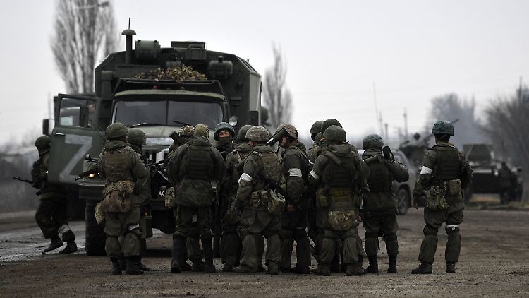 Russische Soldaten beim Vormarsch in der Ukraine.