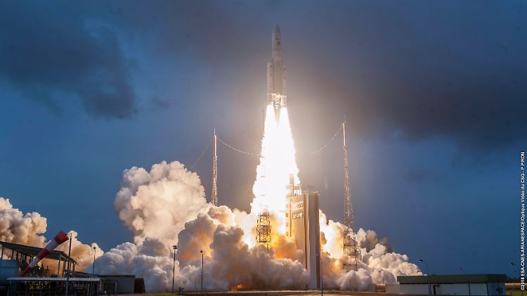 Gemeinsam mit Arianespace unterhält Roskosmos ein Joint Venture zum Betrieb der Sojus-Trägerrakete. 