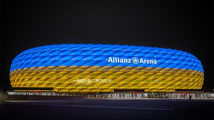 Die Allianz Arena leuchtete in den Farben der Ukraine.