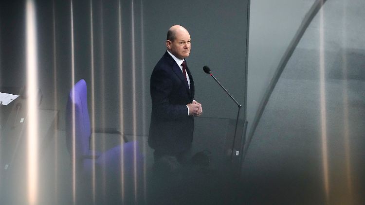 Scholz ist jetzt ein Kanzler im Krieg.