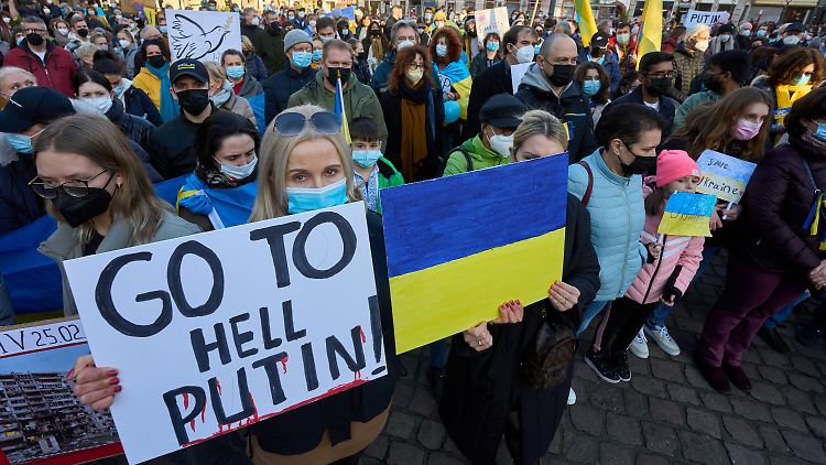 Vielen Menschen in Deutschland ist es ein Bedürfnis, Russlands Präsident Putin öffentlich die Meinung zu sagen.