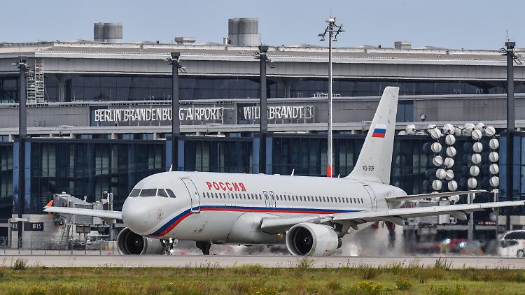 Ein Passagierflugzeug der staatlichen russischen Fluggesellschaft Rossija (Archivbild).