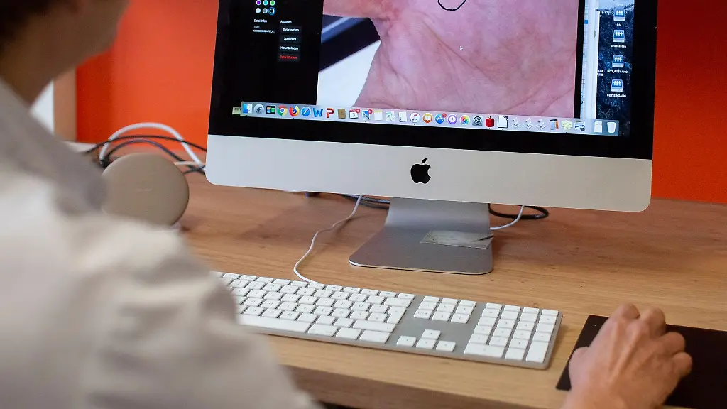 Die-Barmer-Krankenkasse-ist-fuer-eine-Ausweitung-der-Videosprechstunden-beim-Arzt