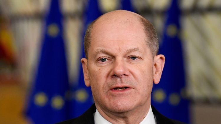 Olaf Scholz will den Kurswechsel der Bundesregierung in einer Sondersitzung im Bundestag erklären.