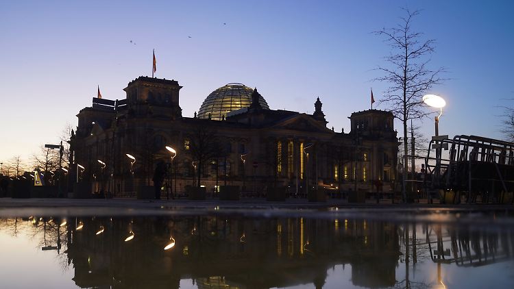 Mit großer Mehrheit will heute der Bundestag einen Entschließungsantrag zur Ukraine verabschieden.