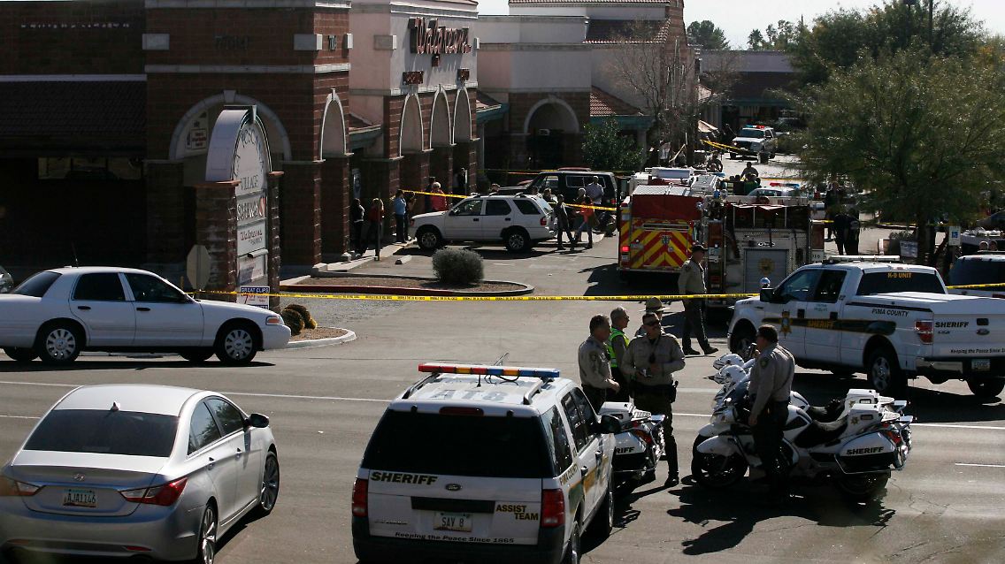 Die Tat wurde vor einem Einkaufszentrum in Tucson, Arizona verübt.
