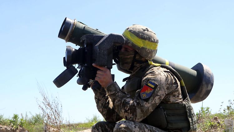 Nach dem russischen Angriff auf die Ukraine braucht Kiews Armee Unterstützung.