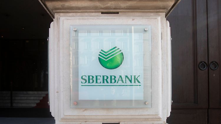 Unabhängig von der Sicherheit der Einlagen ist nicht auszuschließen, dass die russische Regierung Gelder, die bei ihren Banken angelegt werden, zur Finanzierung des Krieges verwendet.