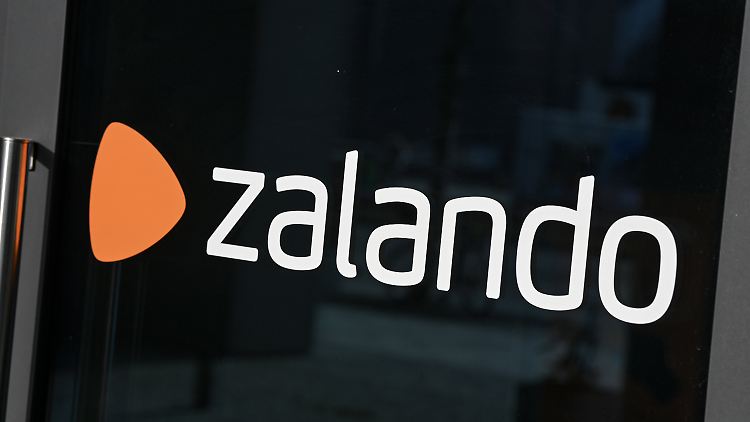 Der bereinigte Betriebsgewinn (Ebit) stieg bei Zalando 2021 um elf Prozent auf 468,4 Millionen Euro.