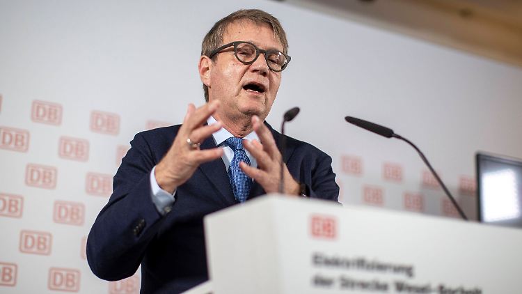 Ende April gibt Pofalla seinen Posten auf.