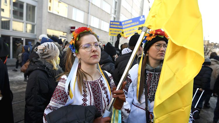 Auch in Finnland gab es am Wochenende große Proteste gegen den russischen Einmarsch in der Ukraine. 