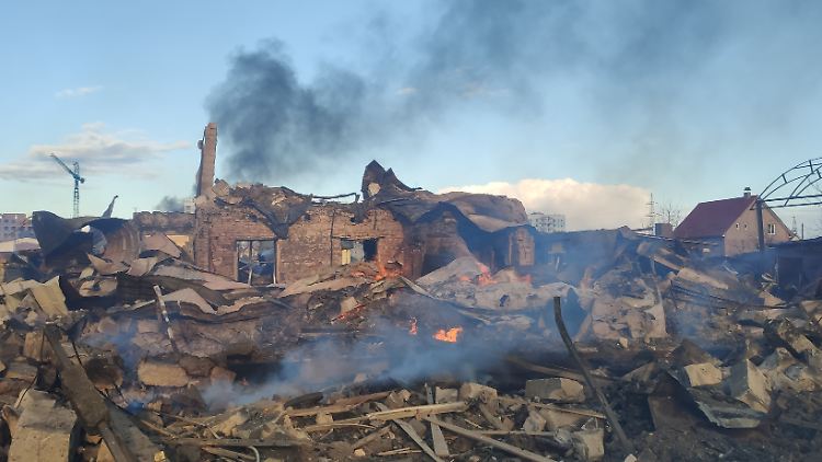 Ein zerstörtes Haus in der Nordukraine.