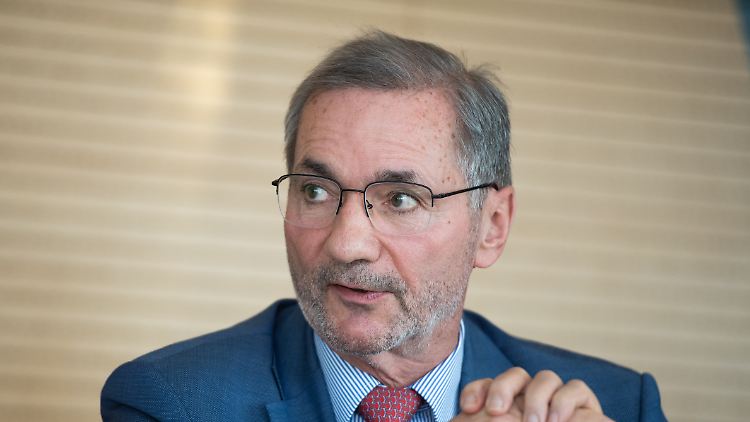 Platzeck kündigt seinen Rückzug von der Spitze des Deutsch-Russischen Forums an.