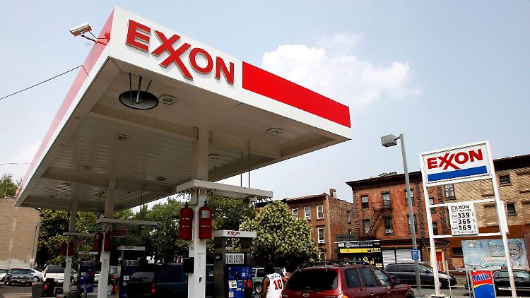 Exxon verurteilt "Russlands militärische Aktionen" in der Ukraine.