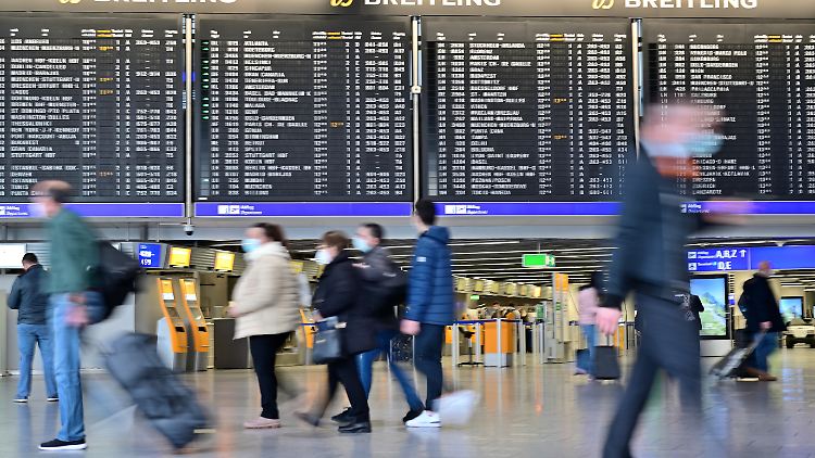 Das Reisen besonders mit ungeimpften Kindern wird erleichtert werden, wenn nach der Rückkehr aus bestimmten Ländern keine Quarantäne mehr nötig ist.
