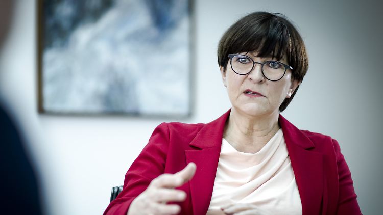 Esken unterstützt Scholz' Kurs,
