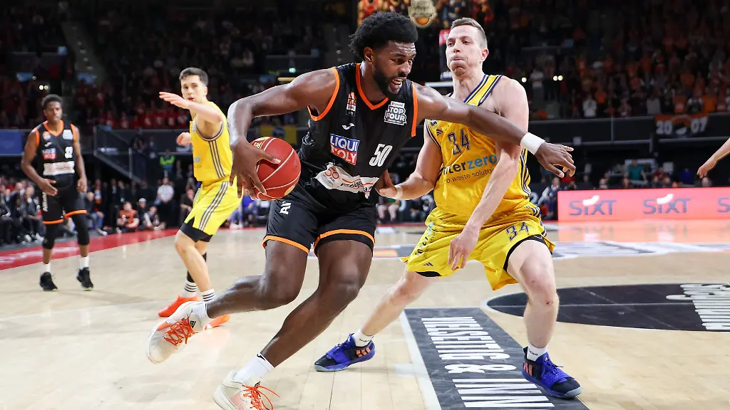 Trevion-Williams-wechselte-aus-Ulm-zu-Alba-Berlin