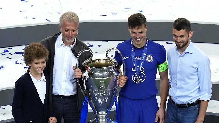 Da war die Welt für Roman Abramowitsch noch in Ordnung: 2021 holte sein künftiger Ex-Club FC Chelsea den Sieg in der Champions-League.