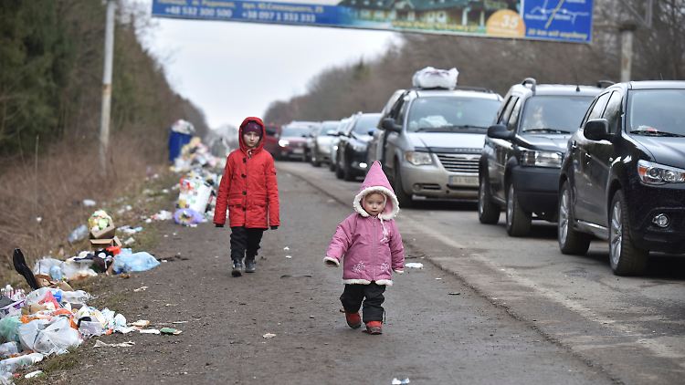 Kinder auf der Flucht, ein Alptraum. Kinder ohne Eltern auf der Flucht, nicht auszumalen. (Symbolbild)