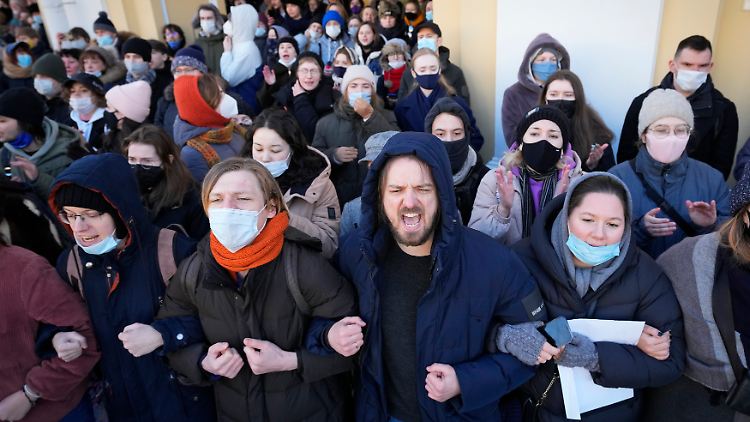 Proteste, Petitionen, offene Briefe: In Russland steht jegliche Kritik am Ukraine-Krieg unter Strafe.