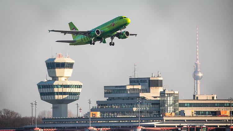 Die russische Fluggesellschaft S7 fliegt keine internationalen Ziele mehr an. (Archivbild)