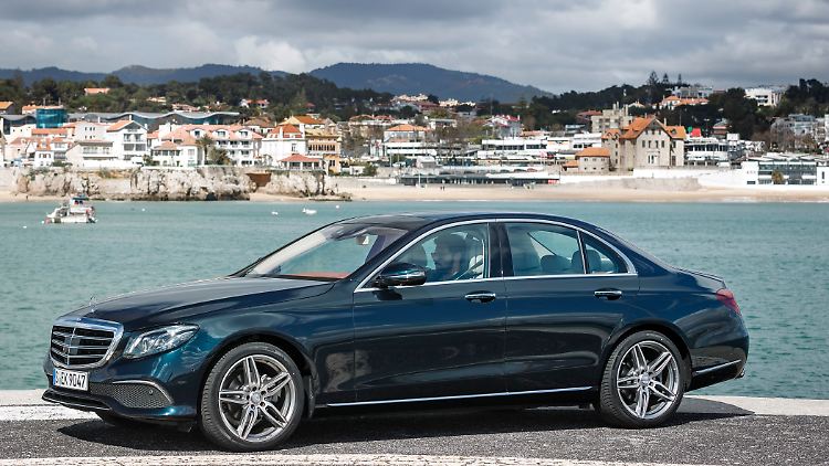 Seit 2016 ist die Mercedes E-Klasse in ihrer aktuellen Form auf dem Markt. 2020 erhielt sie ein Facelift.