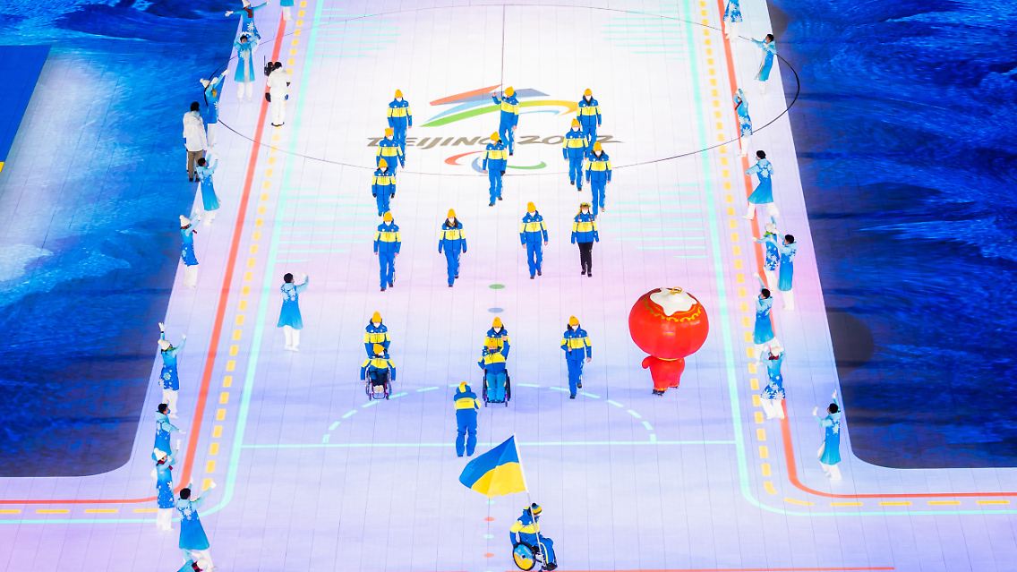 Auch wenn politische Botschaften bei den Wettkämpfen nicht erlaubt sind, spricht der frenetische Empfang des ukrainischen Teams Bände.